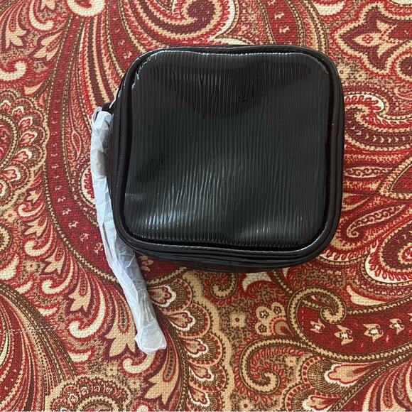 Shiseido Small Black Cosmetic  Zip Around Pouch NWOT - Picture 3 of 4